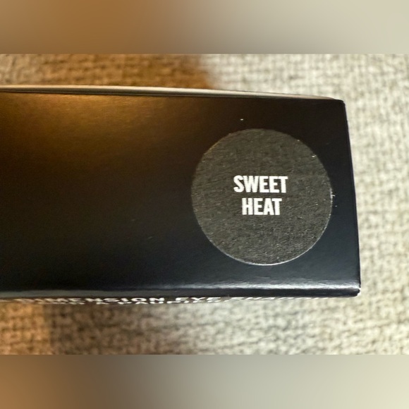 MAC Extra Dimension Eye Shadow in Sweet Heat - Picture 4 of 5